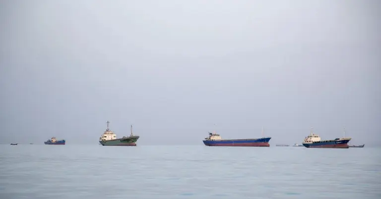 ইরানের বন্দর আব্বাসের তীরের কাছে নোঙর করা জাহাজ